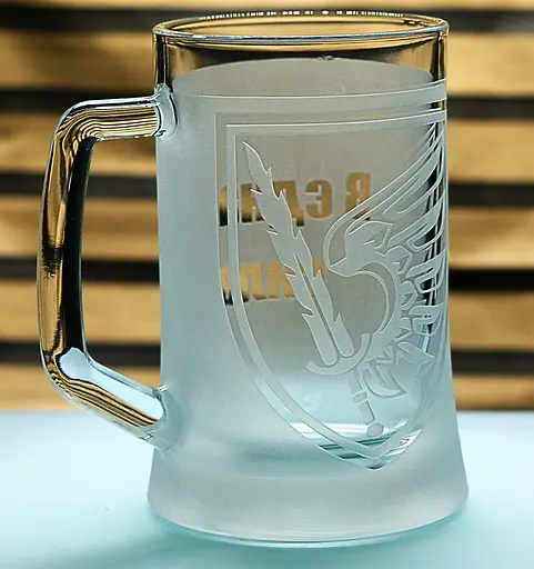 Подарунковий пивний kелих з гравіюванням 660 мл напису лого шеврона 79-ї окремої десантно-штурмової бригади - фото 2