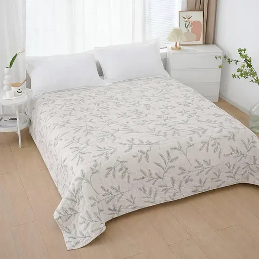 Покривало муслінове 210x250 см з ботанічним принтом Молочний з сірими гілочками - фото 1