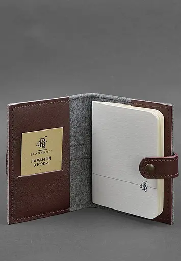 Фетровая обложка для паспорта 1.1 с кожаными бордовыми вставками - фото 4