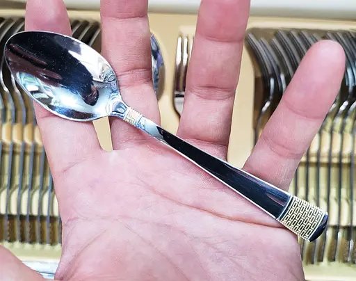 Набор столовых приборов Versace LV-1000 на 12 персон в подарочном чемодане 72 предмета - фото 5