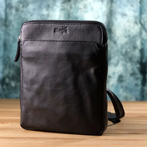 Стильна чоловіча сумка через плече із дрібнозернистої натуральної шкіри. SHVIGEL 19,5х25х5 см sum0027422 - фото 9