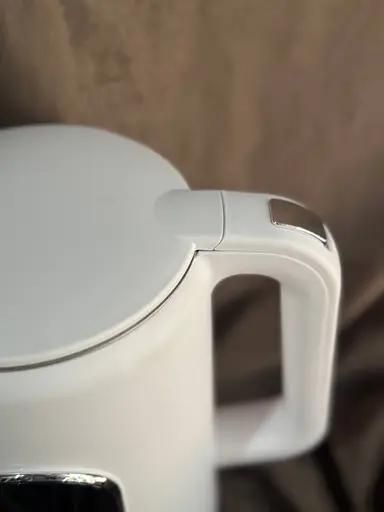 Электрочайник Grunhelm EKS-25030W 1.7л 2200Вт Белый - фото 2