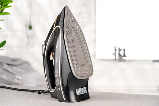 ARDESTO Праска IR-B2235, 2400Вт, 450мл, паровий удар, керам. підошва, чорно-золотий - фото 6