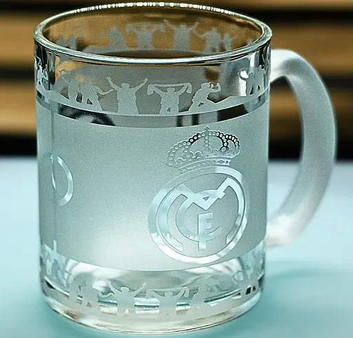 Скляна чашка 320 мл Реал Мадрид Real Madrid  з гравіюванням подарунок для фаната ФК  футбольна кружка кругова - фото 4