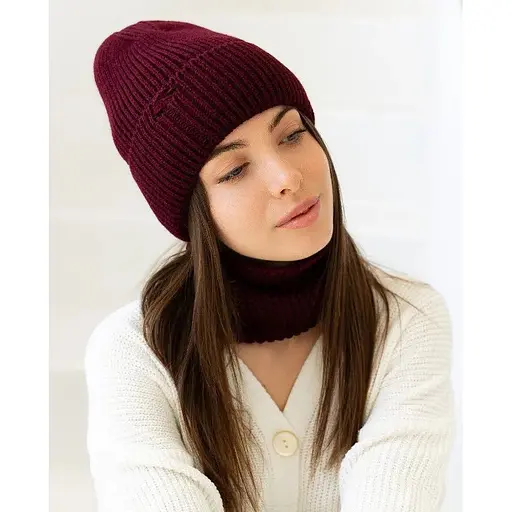Женская вязаная шапка и снуд набор 1 шерсть 20% с отворотом Бордовый - фото 1
