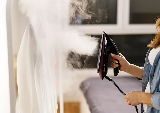 Gorenje Утюг-парогенератор, 3000 Вт, 1500 мл, паровой удар -160 г, дисплей, керам. подошва, черный - фото 3