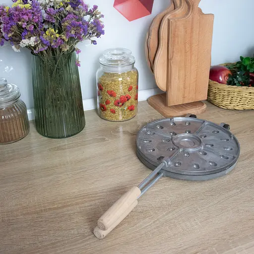 Горішниця велика форма для випікання горішків на плиті з антипригарним/тефлоновим покриттям (23 горіхи) + квітка, Ласунка Чорний 85790 - фото 4