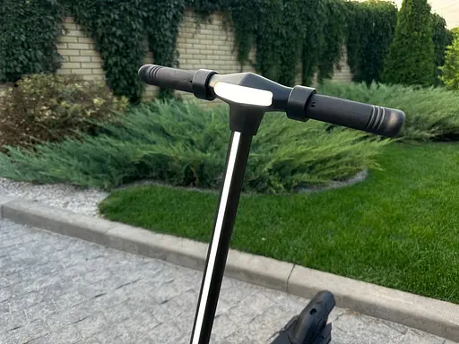 Дитячий електросамокат GIANT ES2 LED Max Black - фото 9