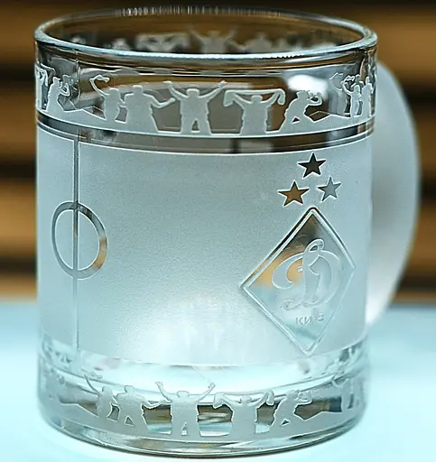 Скляна чашка 320 мл ФК Динамо Київ з гравіюванням подарунок для фаната  футбольна кружка кругова - фото 4