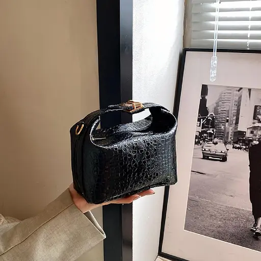 Маленькая сумка из эко-кожи Lilly P2-86145A