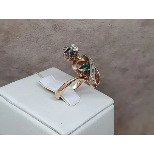 Золоте кільце ЮЗ "Багет" з діамантами і смарагдом. 61976 16 - фото 5