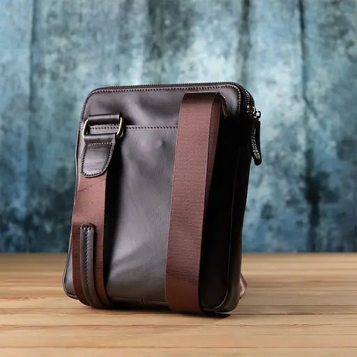 Вертикальна чоловіча сумка через плече із гладкої натуральної шкіри SHVIGEL 19,5х25х5 см sum0027436 - фото 10