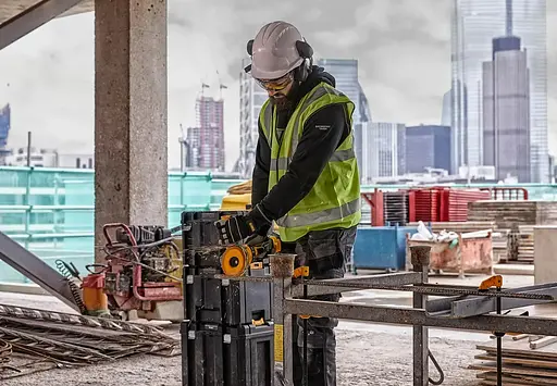 Аккумуляторная болгарка DeWalt с АКБ и ЗУ DCG418X2 - фото 5