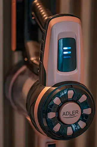 Пылесос ручной беспроводной Adler AD 7044 аккумуляторный 120 Вт TURBO 40 мин работы контейнер 0,8 л LED-подсветка - фото 5