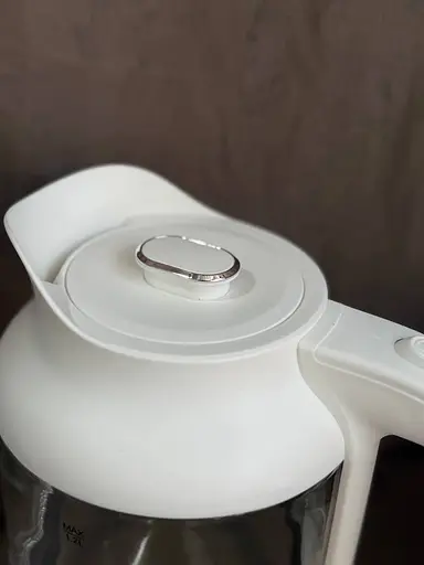 Дисковый стеклянный электрочайник Grunhelm EKG-25010W 1,2л 1630Вт Белый - фото 4