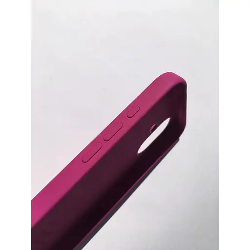 Оригинальный силиконовый чехол Apple Silicone Case MagSafe для iPhone 16 (6.1") Fuchsia MYY53ZM/A - фото 8