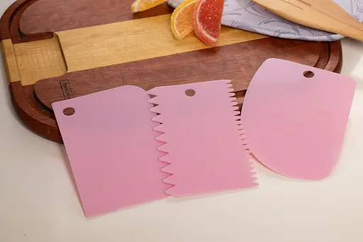 Набор кондитерских шпателей скребков для моделирования мастики и украшения тортов, кексов (3 штуки), Kitchen Master Розовый 84882 - фото 6