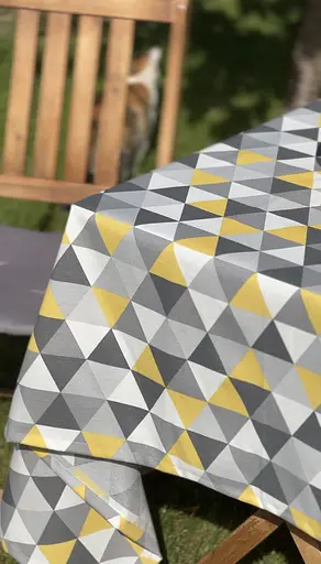 Водовідштовхувальна Скатертина Трикутний принт 240х140 см (+ 5 серветок 30х40) - фото 3