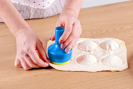 Вареничниця механічна ручна прес форма для вареників машинка для вареників Блакитний, Kitchette 84441 - фото 7