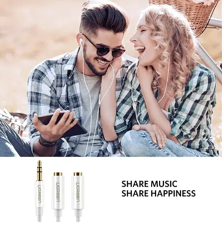 Аудио кабель Ugreen AV134 3.5 мм Male to 2 Female Audio Cable 25 см белый (10739) - фото 2