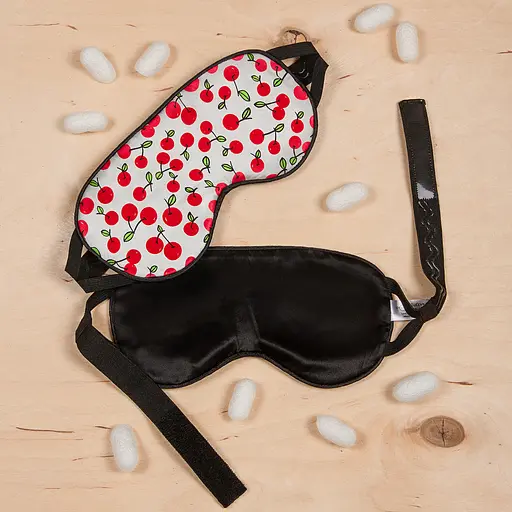 Маска для сна шелковая Чумацький Шлях с нескользящей резинкой в Подарочной упаковке Вишни (1139-02) - фото 4
