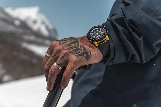 Часы мужские водонепроницаемые противоударные Casio G-Shock GA-2000-1A9ER - фото 6