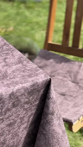 Водовідштовхувальна скатертина Мармур шоколад 140х140 см (+ 2 серветки 30х40 см) - фото 4