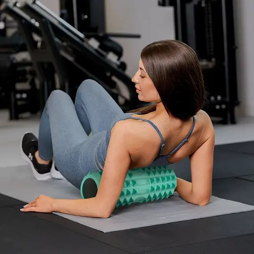 Массажный ролик Gymtek для йоги и фитнеса EVA 33x11см мятный - фото 3