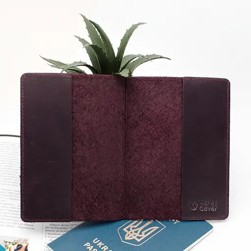 Обложка на паспорт кожаная "Герб" бордовая - фото 3