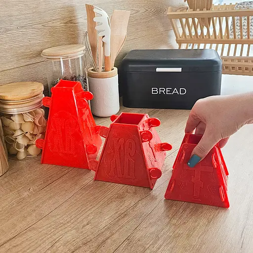 Набір розбірних форм з 3 штук для сирної паски 1.0 кг / 0.5 кг / 0.3 кг, Ласунка Червоний 83074 - фото 2