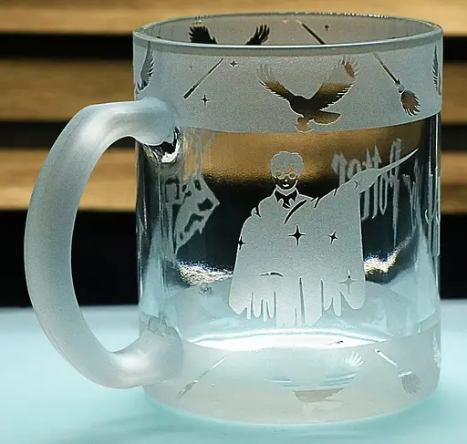 Кружка 320 мл "Гаррі Поттер" з гравіюванням  Матова скляна чашка Хогвартс  Подарунок фанату магічного світу - фото 2