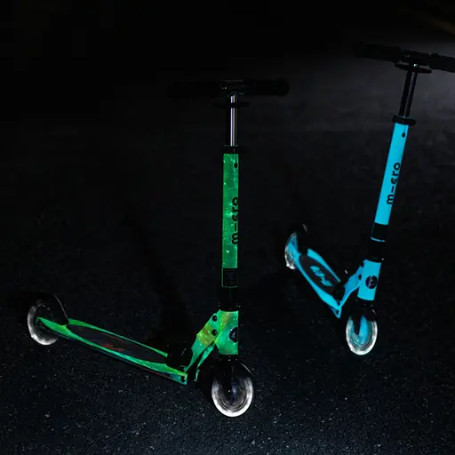 Самокат Micro Sprite Glow LED Art Collection Космос (SA0299) - фото 10