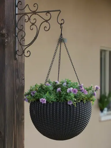 Уцінка. Горщик для рослин Keter Rattan hanging sphere з ланцюжком коричневий (7290106924567) - фото 3