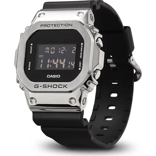 Наручні годинники чоловічі Casio G-Shock GM-5600-1ER з полімерним ремінцем