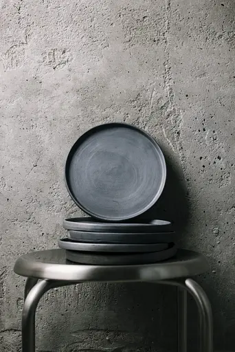 Тарілка Barta з чорнодимленої кераміки 17 см Чорна - фото 6