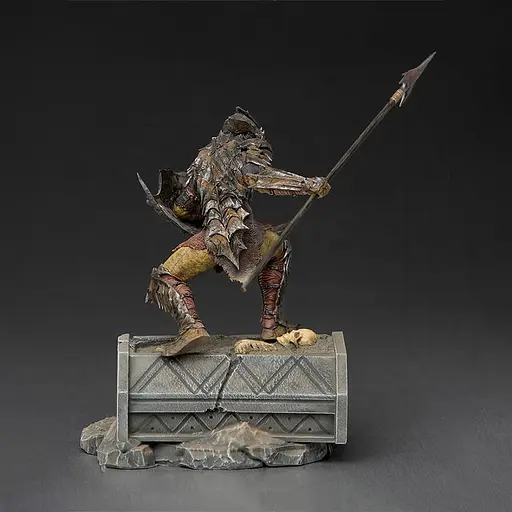 Статуетка LORD OF THE RINGS Armored Orc Art Scale 1/10 (Володар перснив) - фото 3