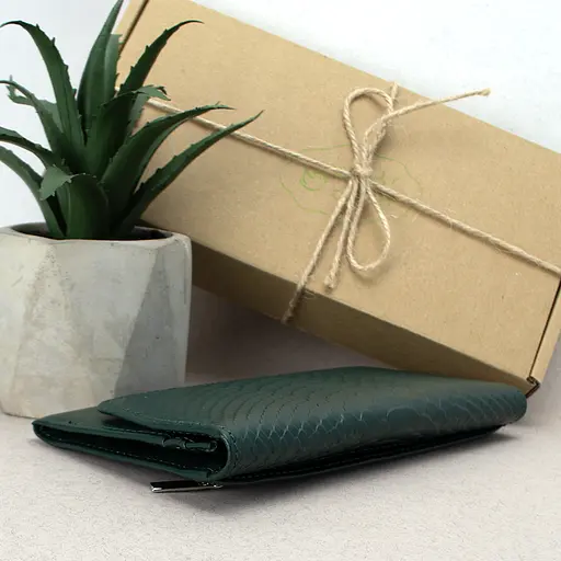 Кошелек женский кожаный Leona зеленый питон - фото 4