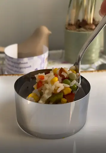 Кругла форма кулінарне кільце з виштовхувачем для викладки/вирубки мусів, салатів і гарнірів з нержавіючої сталі Ø 8 H 4 см Сріблястий 88068 - фото 8