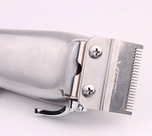 Професійна акумуляторна бездротова машинка VGR V-658 для стрижки волосся - фото 3