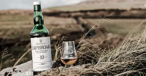 Виски Laphroaig 10 y.o. с бокалом для виски 40% 0.7 л  - фото 8