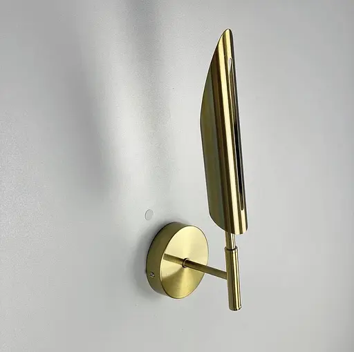 Бра в корпусі латунь з металевим видовженим плафоном Line F W 1825 - фото 2