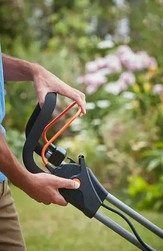 Газонокосарка акумуляторна Black+Decker BCMW33184L2 - фото 10