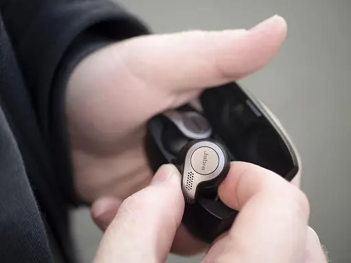 Наушники Jabra Elite 65t золотисто-бежевые - фото 2