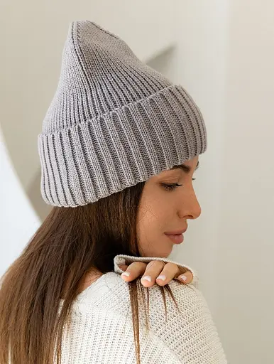 Женская вязаная шапка бини класик 20% шерсть с отворотом Серый - фото 2
