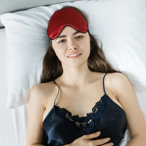 Шовкова маска для сну Чумацький Шлях з нековзкою резинкою та охолоджуючим гелевим вкладишем в Подарунковій упаковці Бордовий (1094-02r) - фото 8