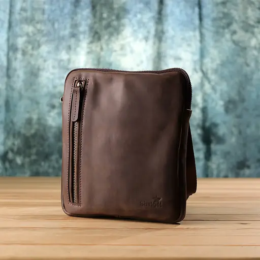 Практичная сумка для мужчин на плечо из натуральной винтажной кожи SHVIGEL 20х22х4 см sum0027429 - фото 9