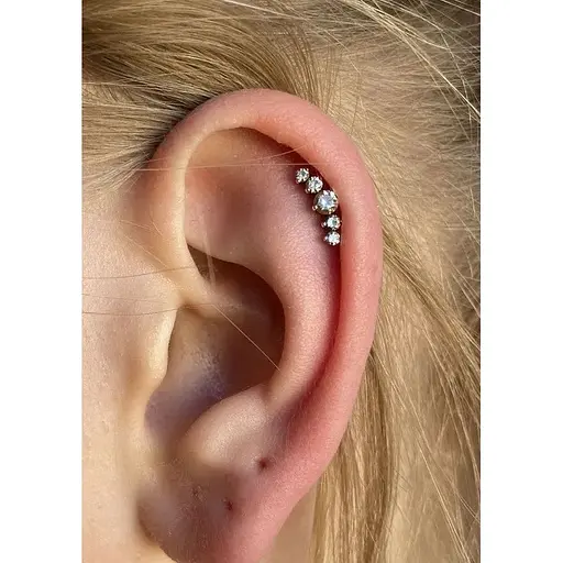 Серебряная серьга для пирсинга хеликса Ирий с фианитами. 40001ШТ - фото 3