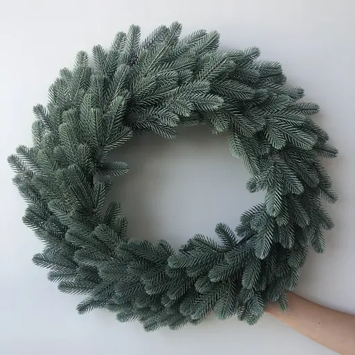 Венок хвойный рождественский Hvoya Traditional литой голубой 50 см - фото 2