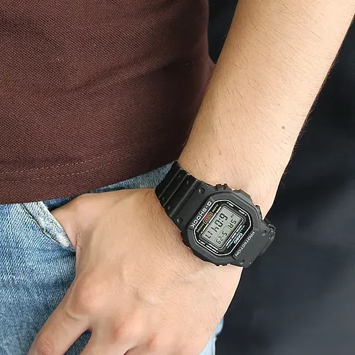 Противоударные часы мужские наручные оригинальные японские Casio G-Shock DW-5600E-1VER с полимерным ремешком - фото 2