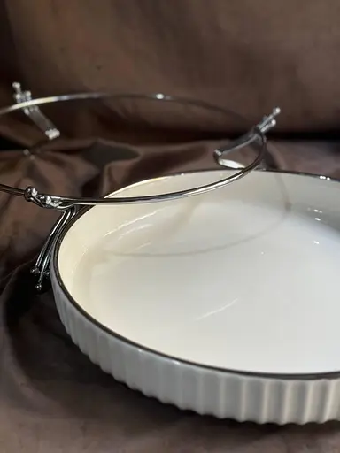 Керамическое блюдо 1574S с рельефом на серебристой подставке 28 см - фото 7